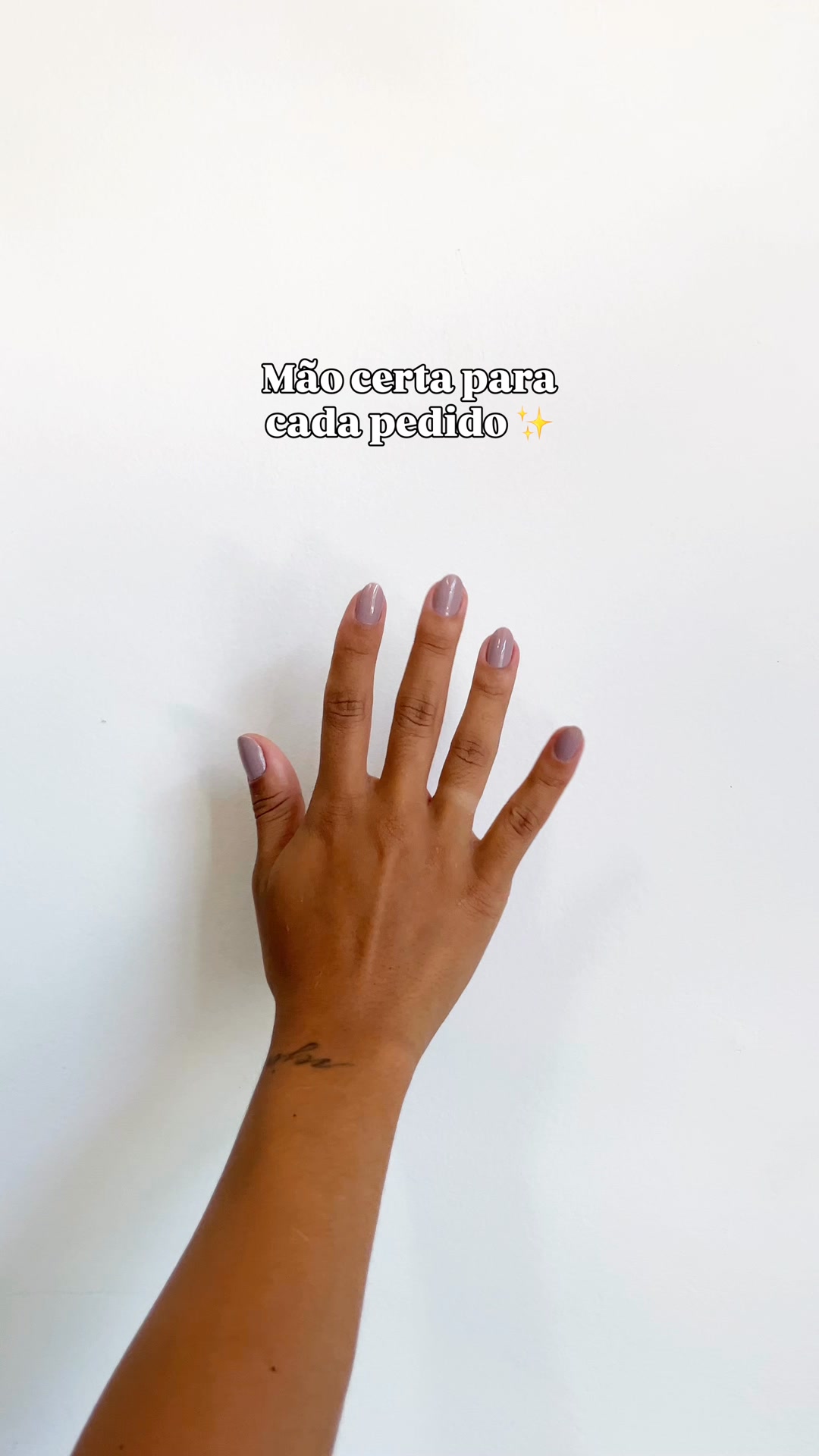Mão sem produto visível