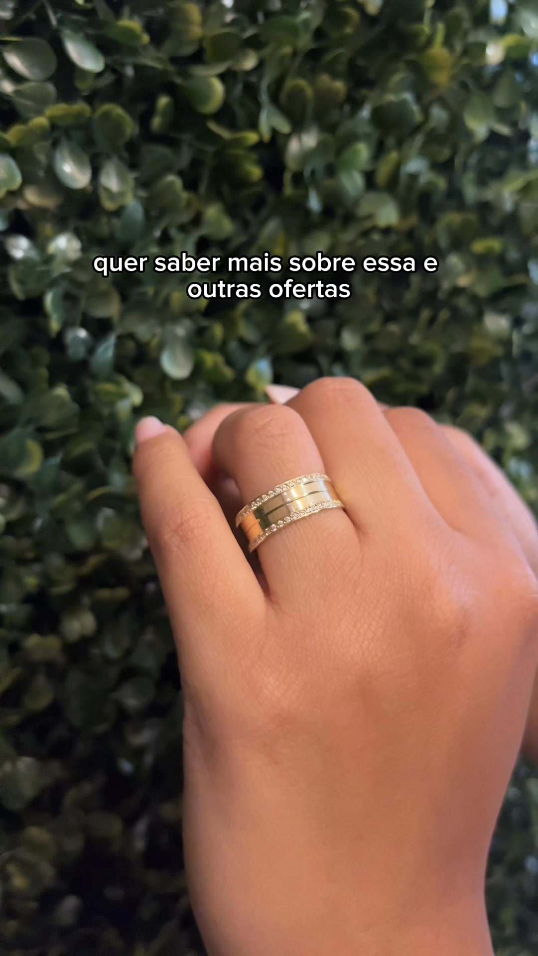 Criativo 4 — mão com aliança